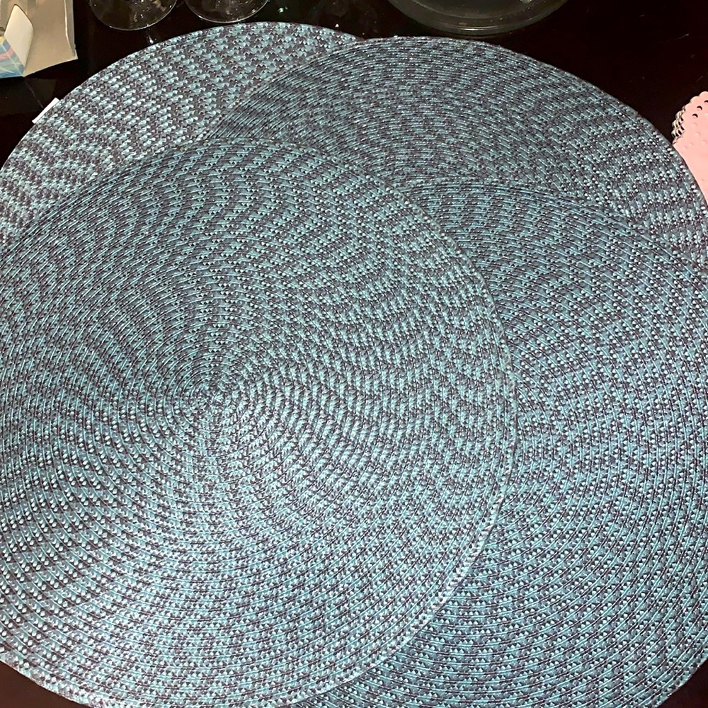 Set of 4 grey spun woven placemats